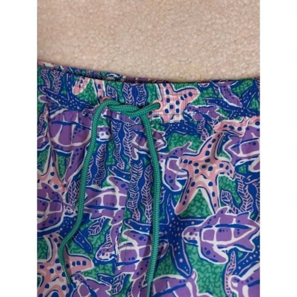 Vineyard Vines dive into