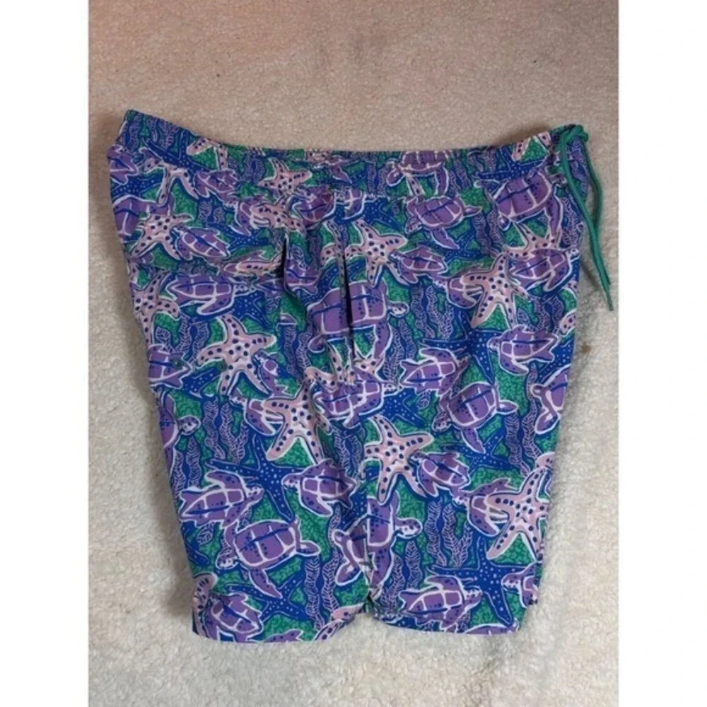 Vineyard Vines dive into