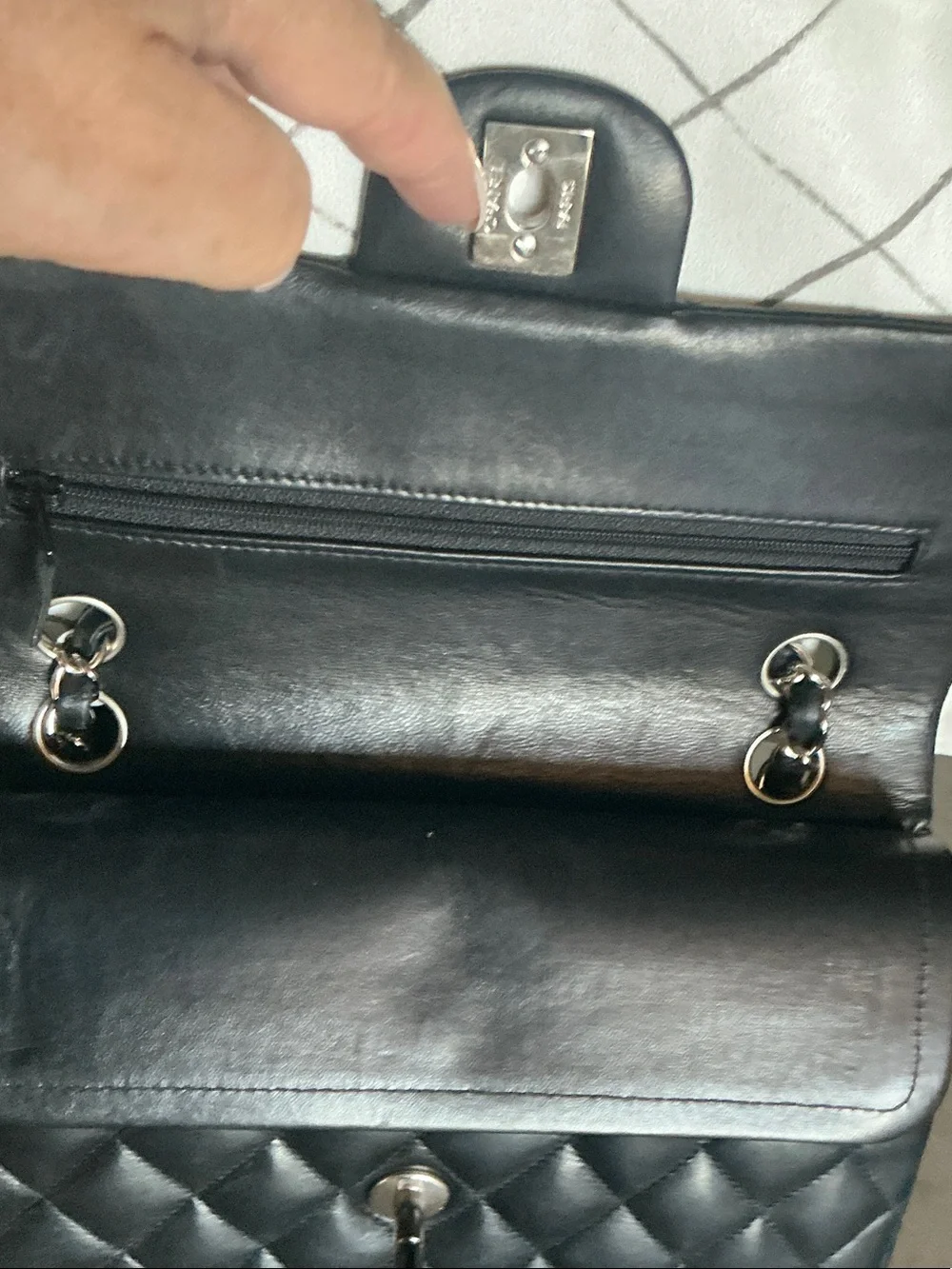 CHANEL classic flap