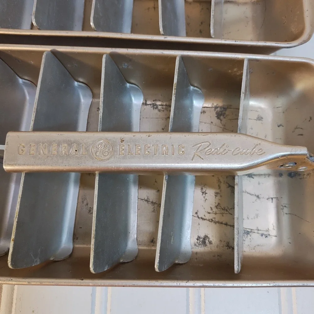 2 Vintage General Electric Redi-Cube Ice Tray  Metal Lever Gold Tone Retro READ