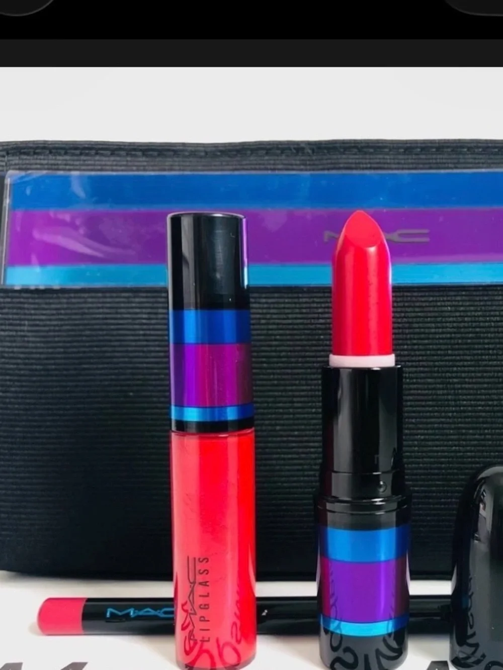 MAC Cosmetics rich magenta