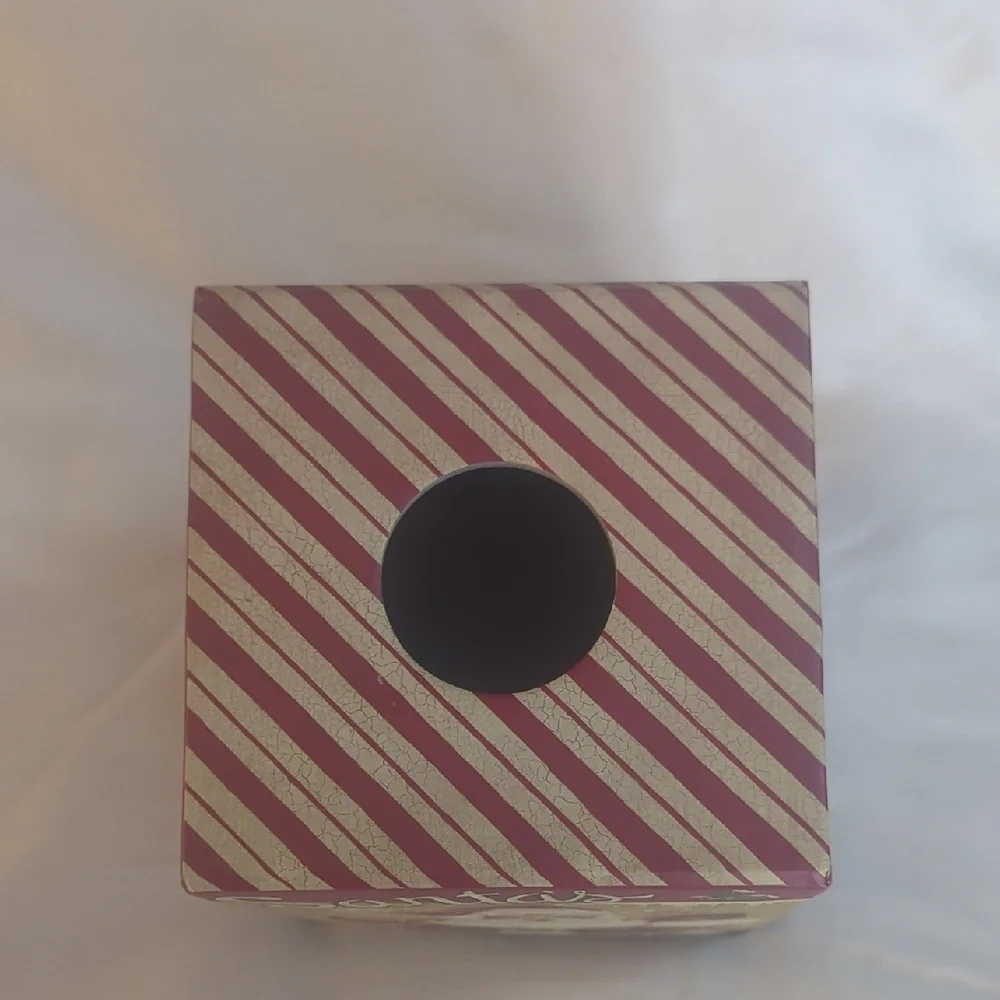 Bobs Boxes christmas tissue