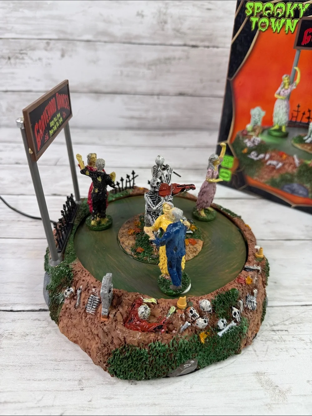Lemax halloween graveyard great