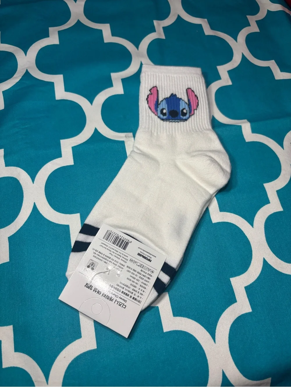 Disney white crew