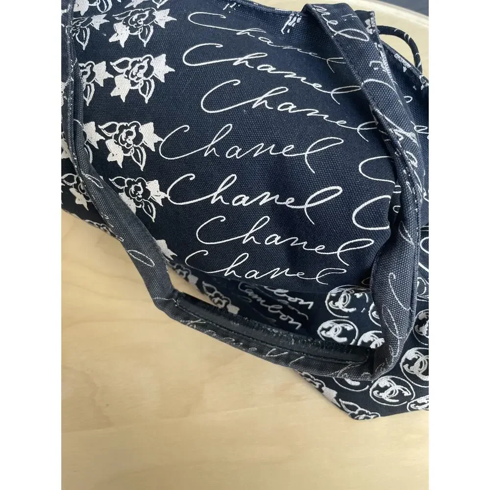 CHANEL graffiti mademoiselle