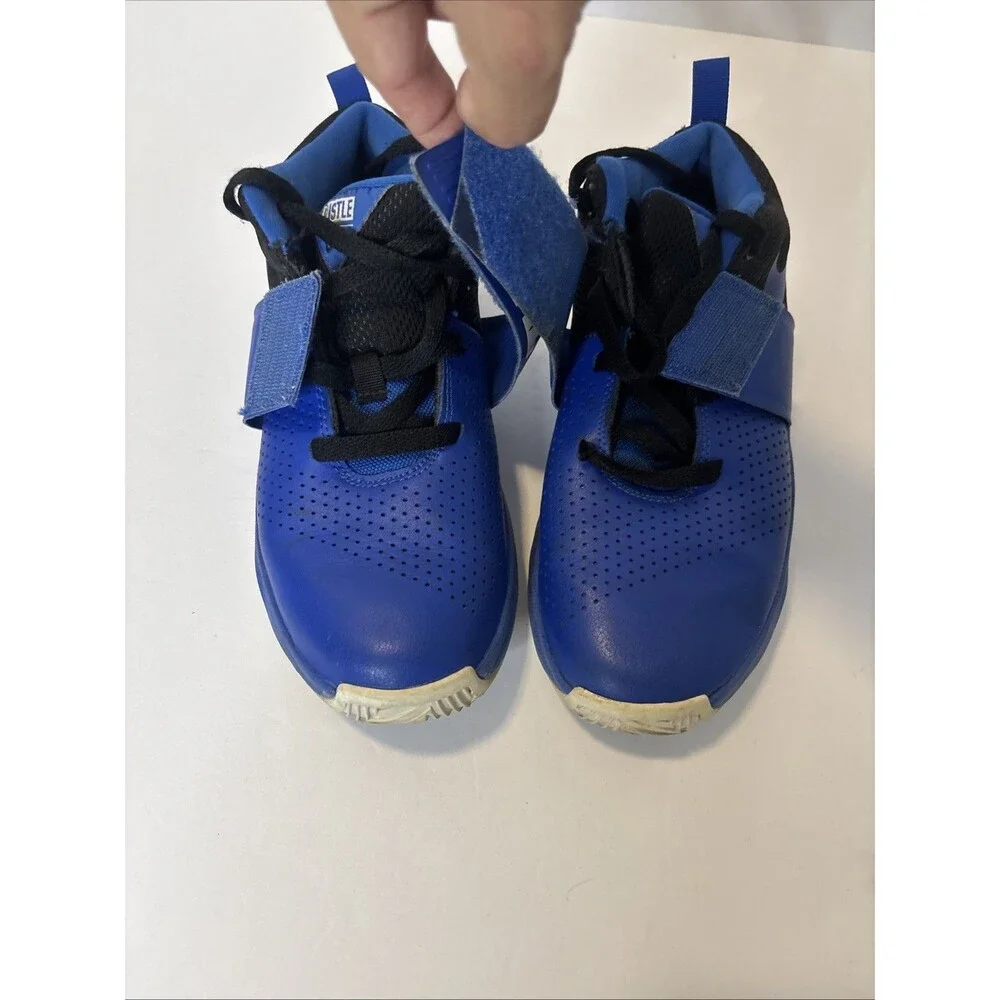 Nike size shoes active