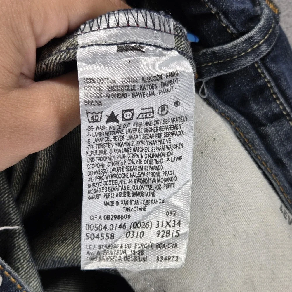 Vintage Levis 504 Jeans Mens Blue Straight Engineered Altered Hem Fits 31x30