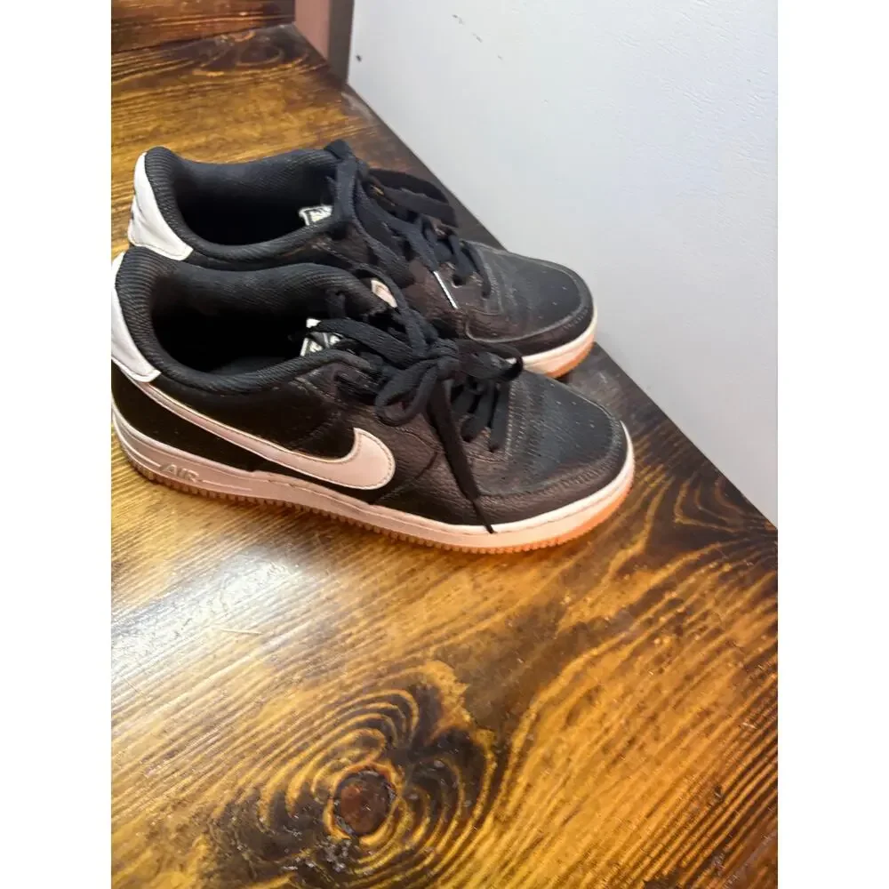 Nike Black Sneakers Size 5Y