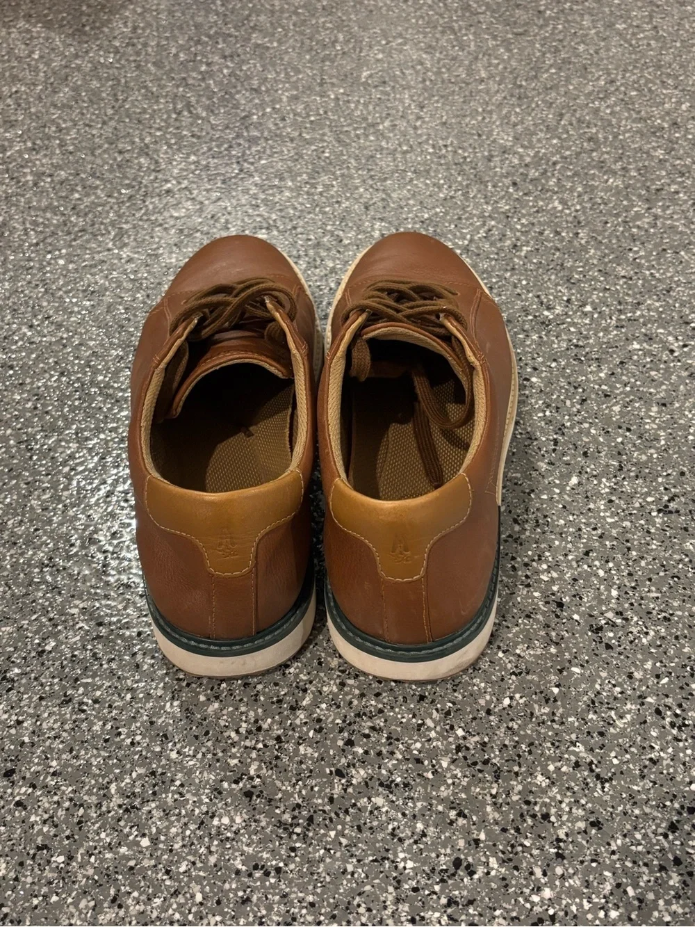 Hush Puppies Men’s Tan Brown Leather Lace-Up Sneakers