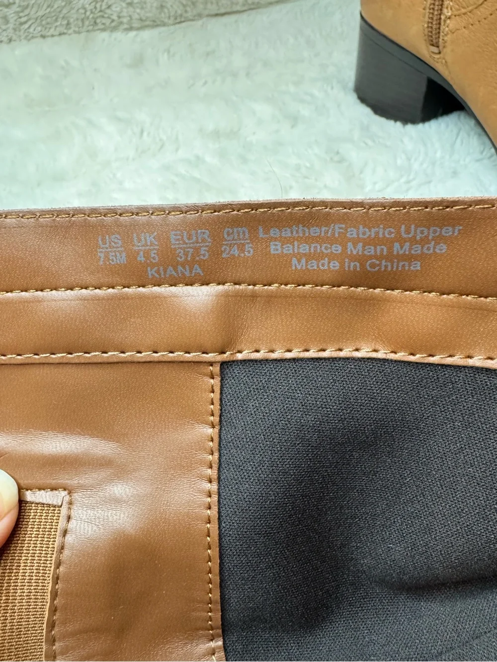 Naturalizer stretch boots so