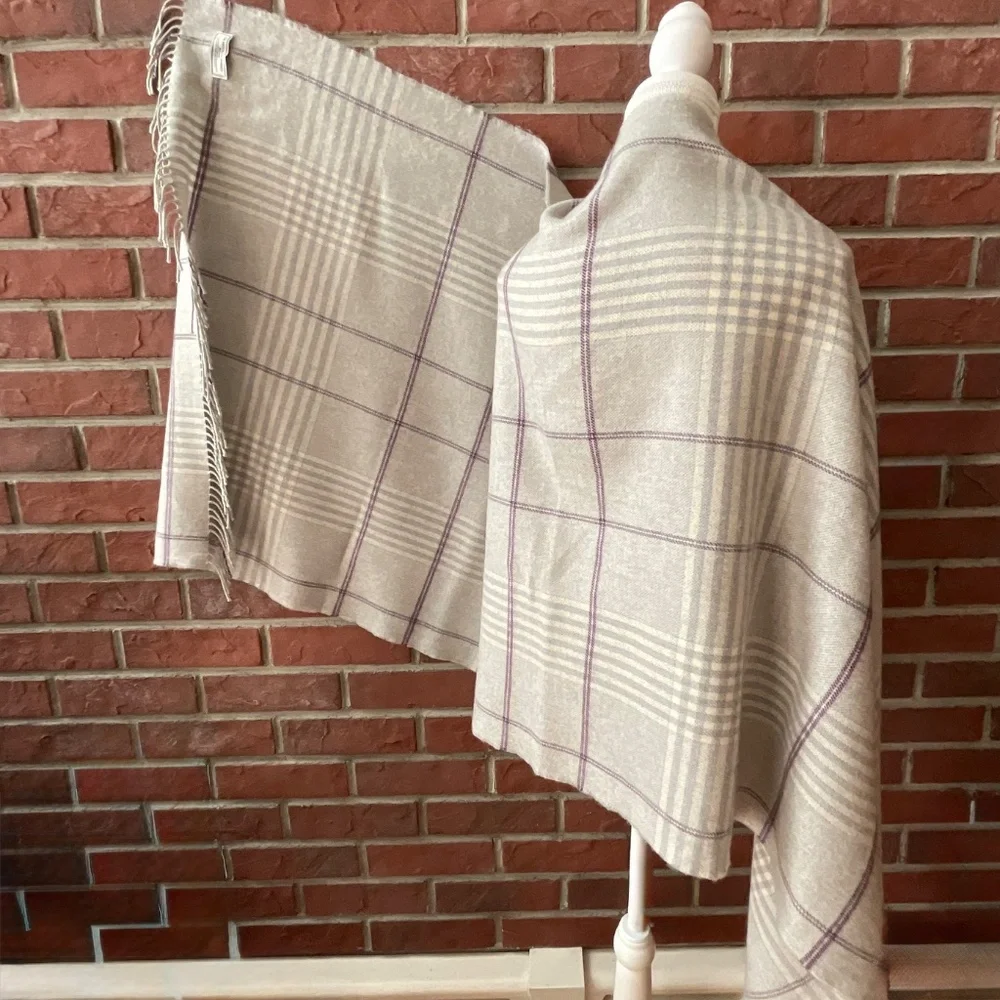 The Woollen Market Ireland 100%Merino Wool Throw Blanket Wrap Shawl 29”x78”NWOT