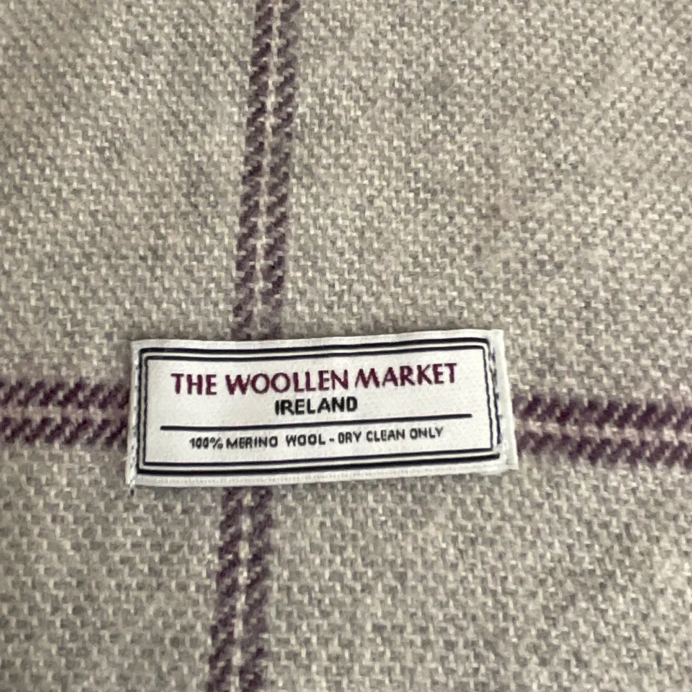 The Woollen Market Ireland 100%Merino Wool Throw Blanket Wrap Shawl 29”x78”NWOT