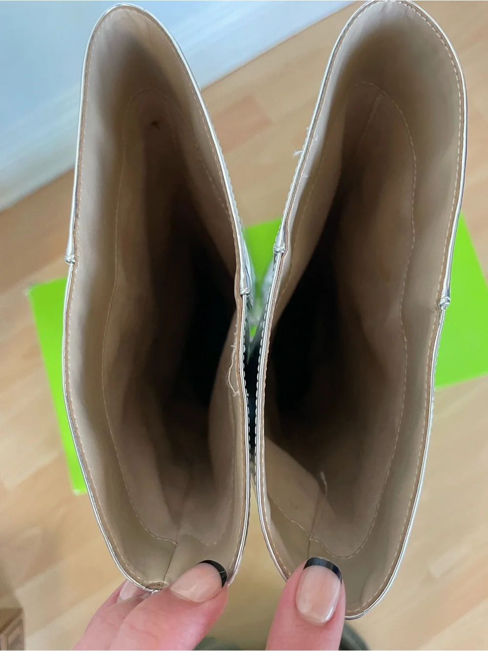 Sam Edelman shipper available