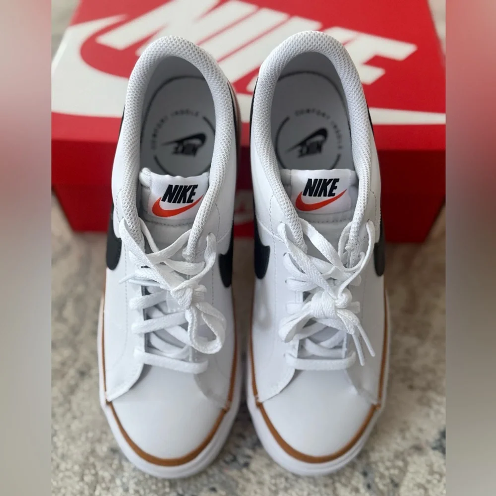 Nike court legacy
