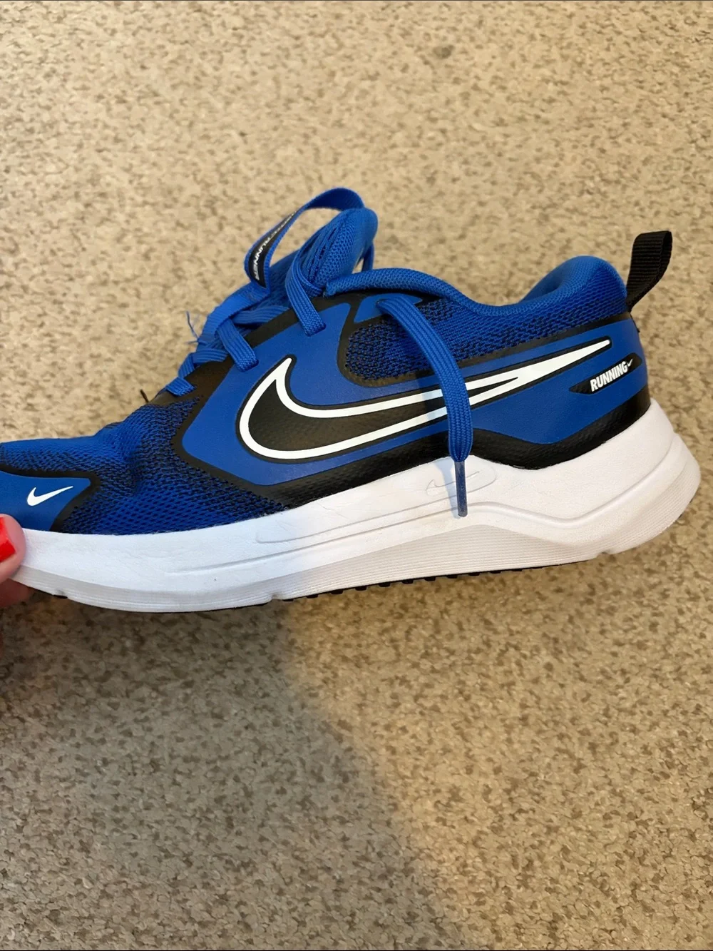 Nike cosmic runner