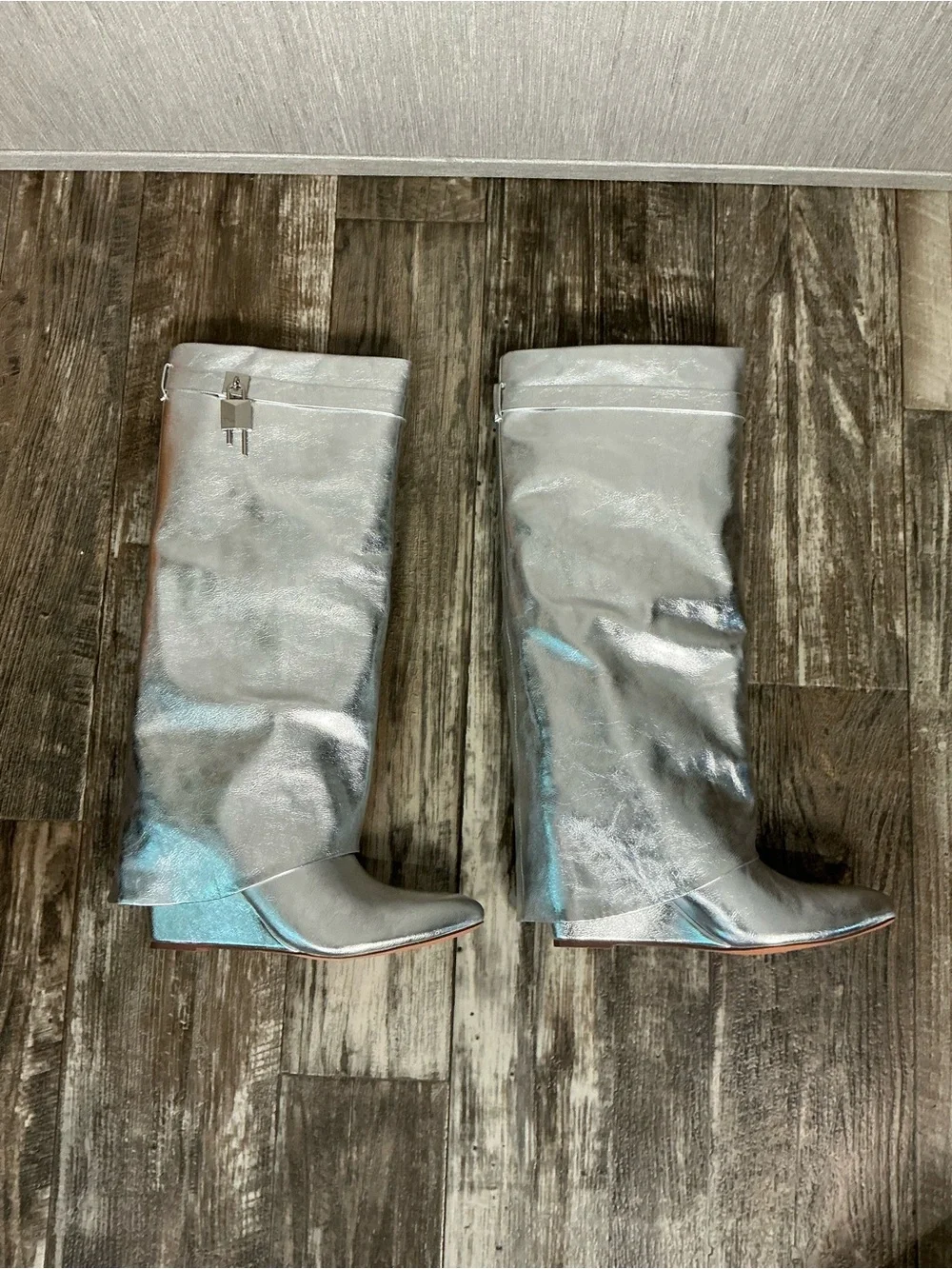Fashion Nova statement knee