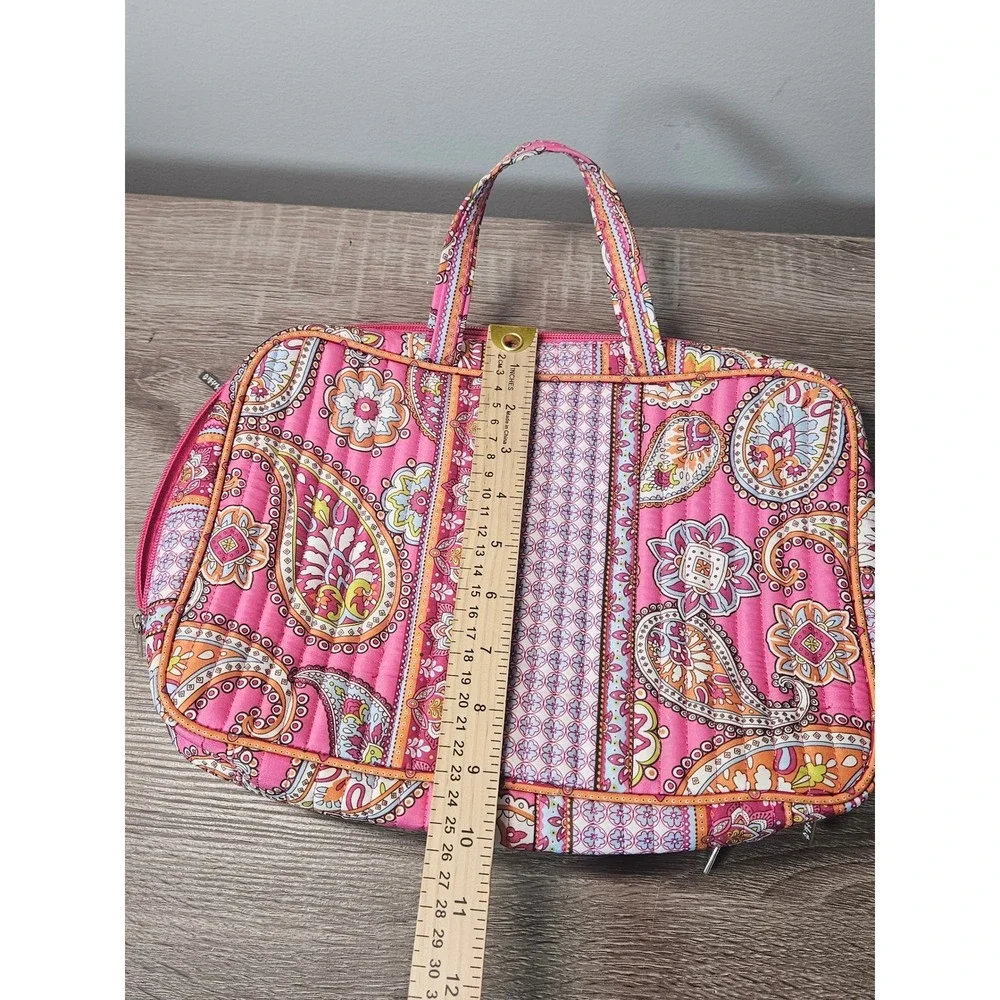 Modella quilted makeup
