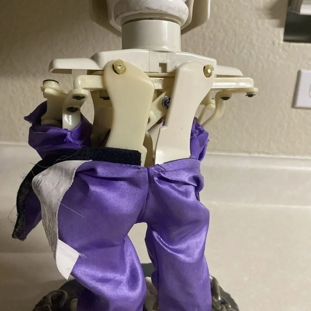 18” Dancing Singing Skeleton Gemmy Industries Halloween Works