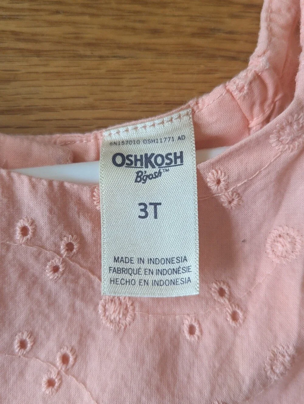 OshKosh Bgosh soft eyelet