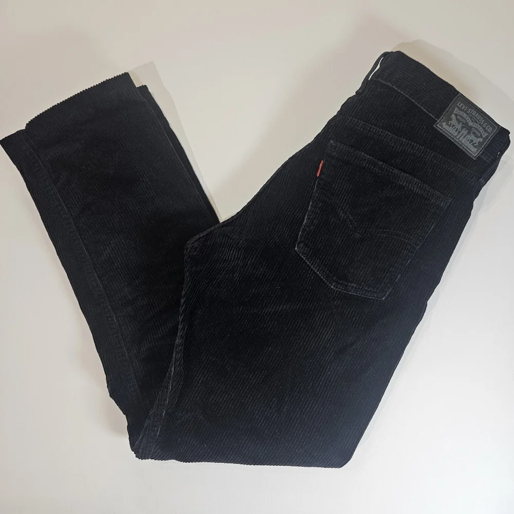 Levis corduroy black