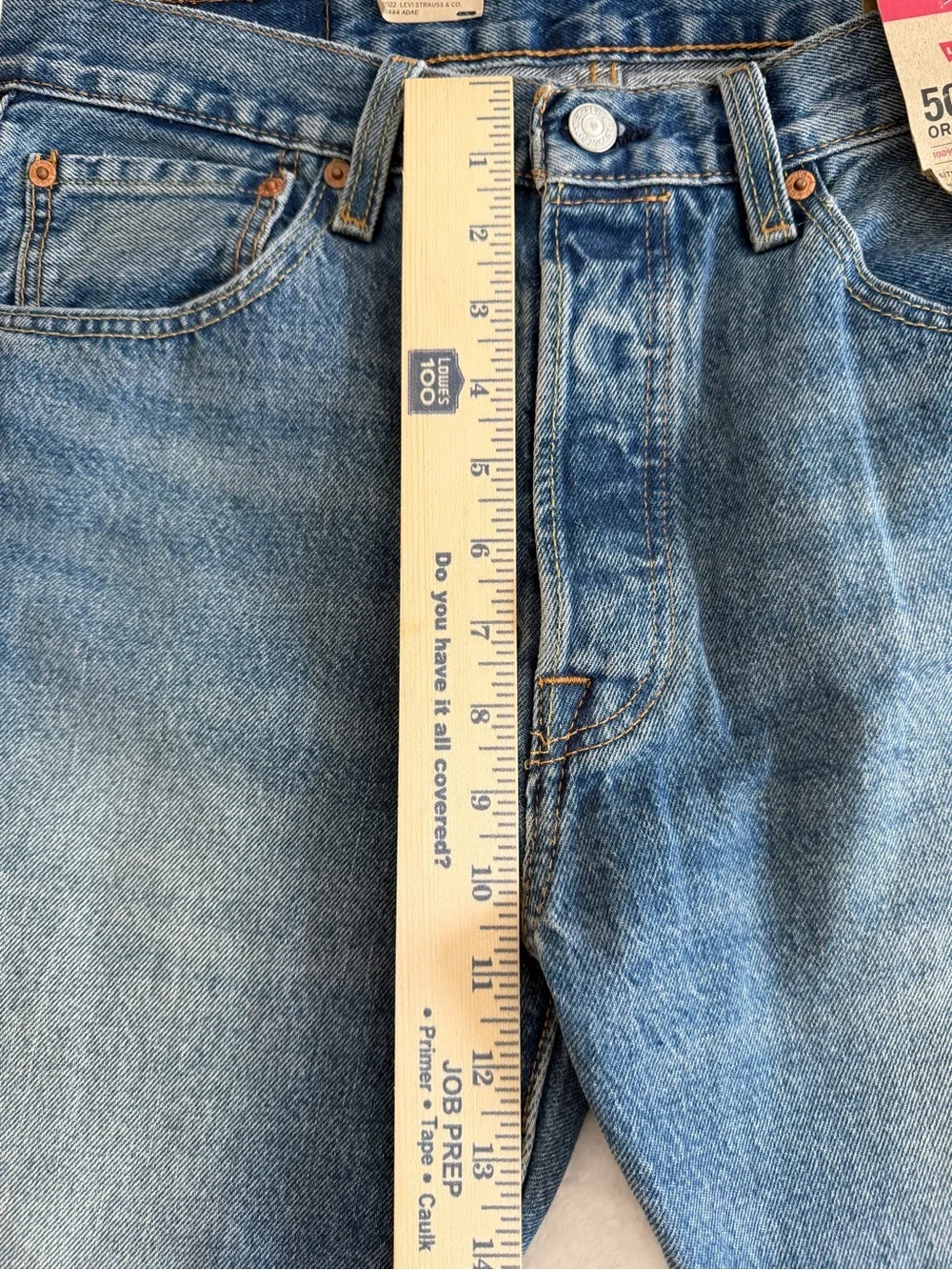 Levis leg non