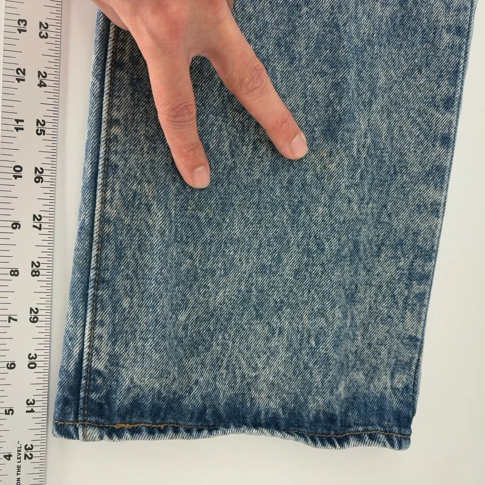 Levis minor marks