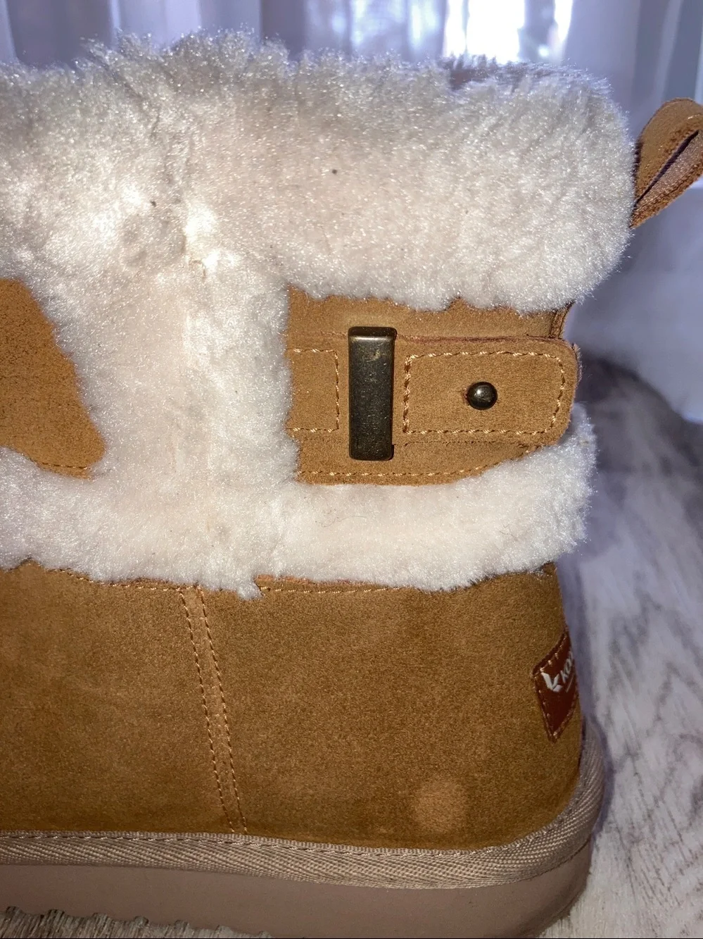 UGG non lined