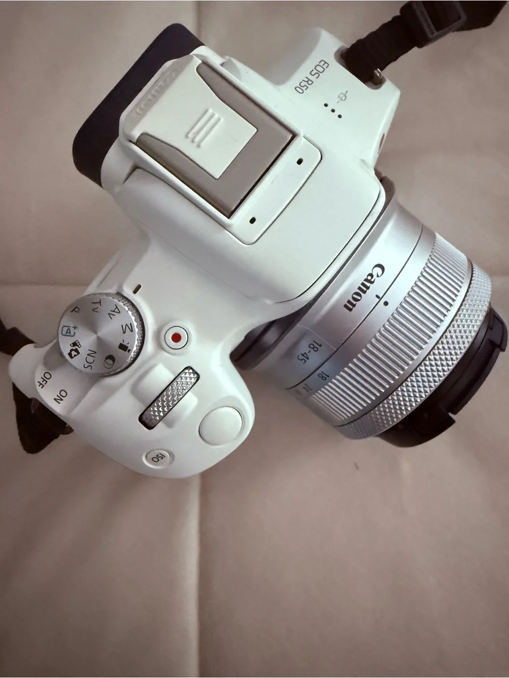 Canon EOS R50 White Mirrorless Camera + RF-S 18-45mm Lens | Like New