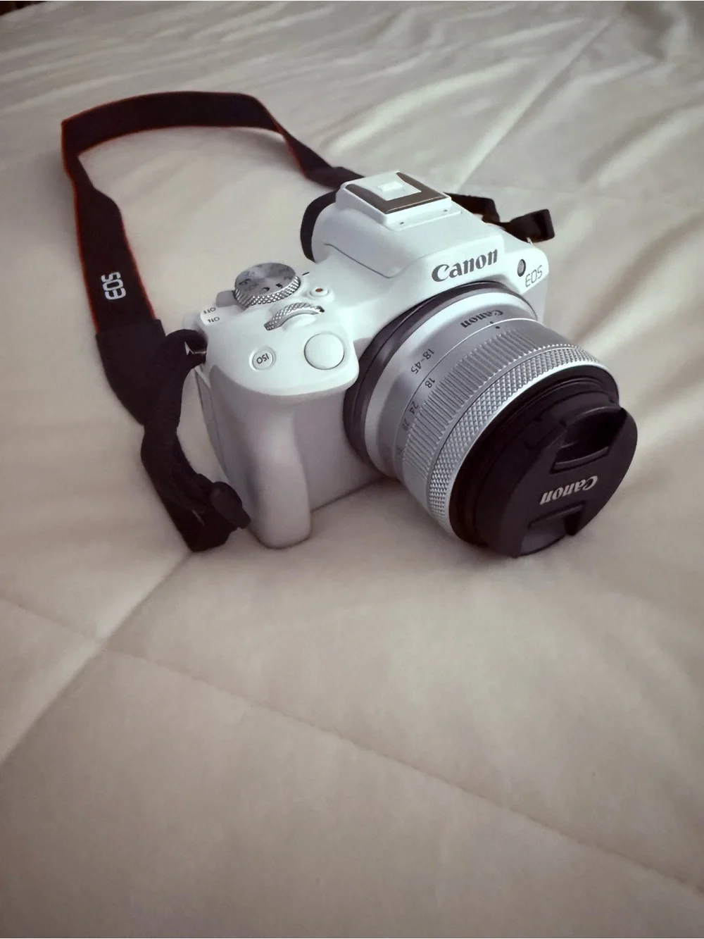 Canon EOS R50 White Mirrorless Camera + RF-S 18-45mm Lens | Like New