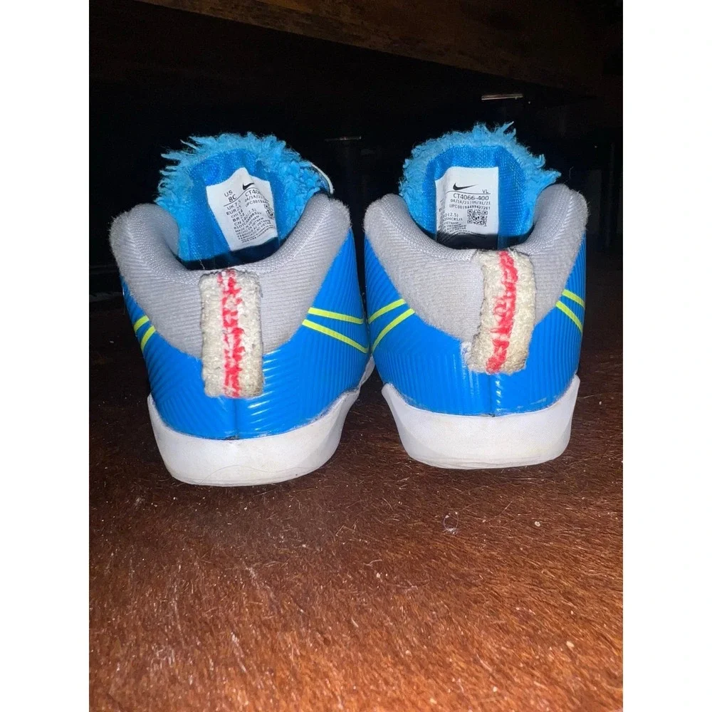 Nike fast and furry shoes 8c (USED)