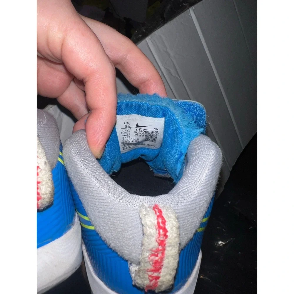 Nike fast and furry shoes 8c (USED)