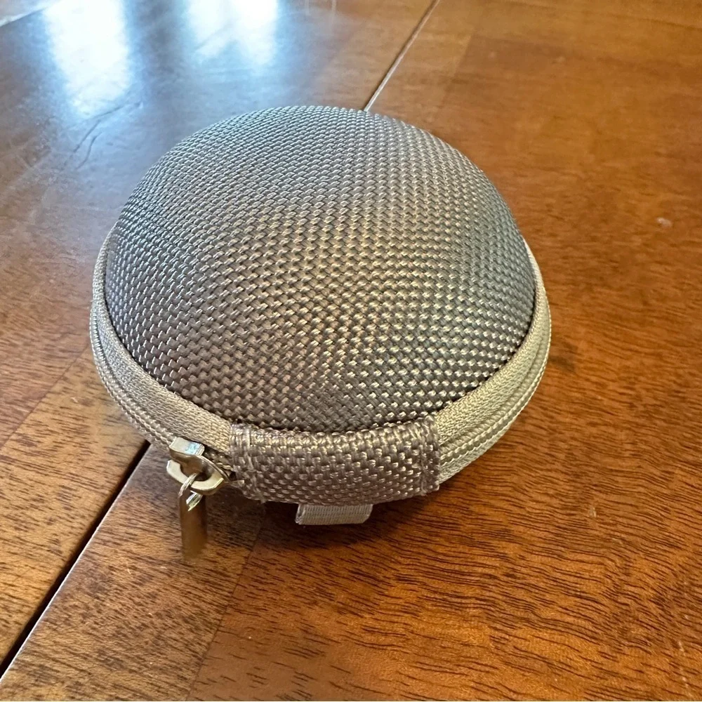 Target zipper closure