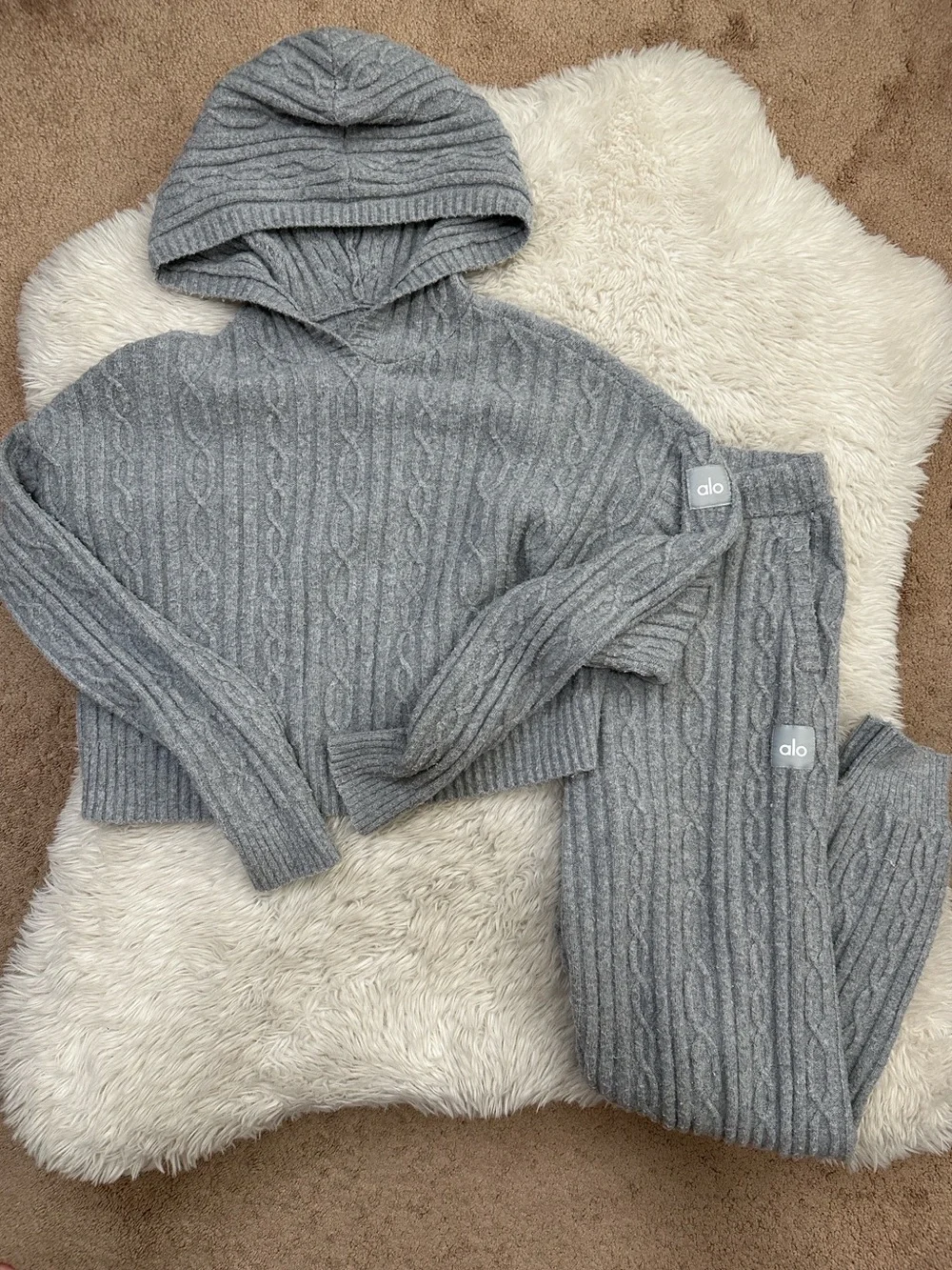 ALO Yoga pictured chunky staple