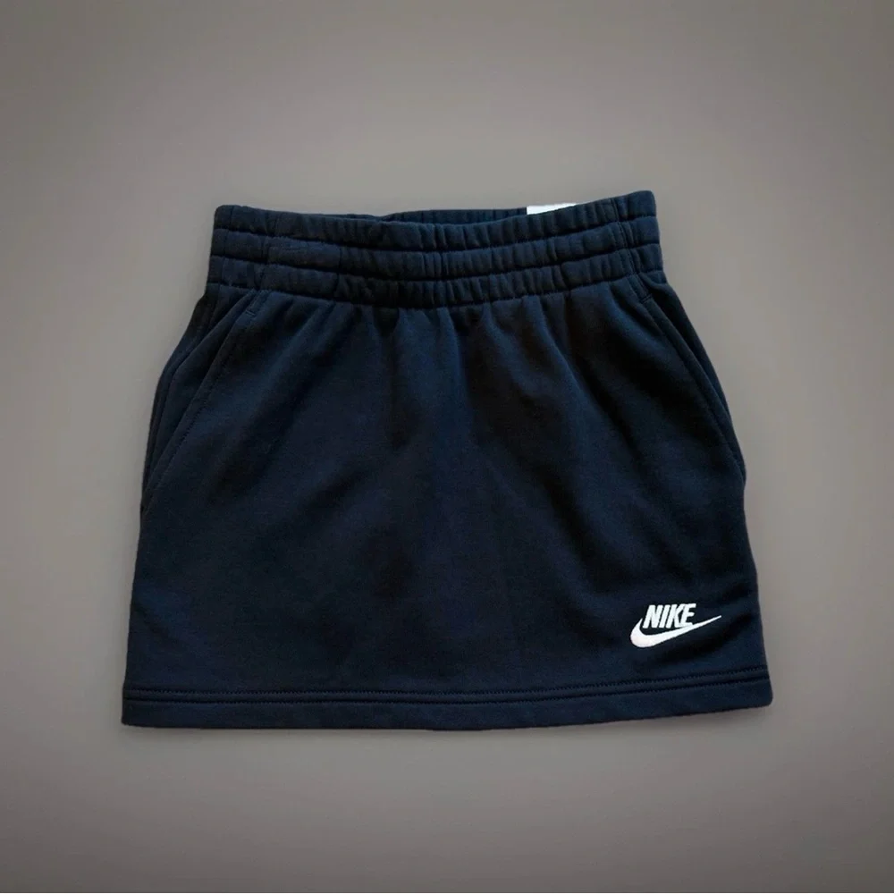 Nike side activewear