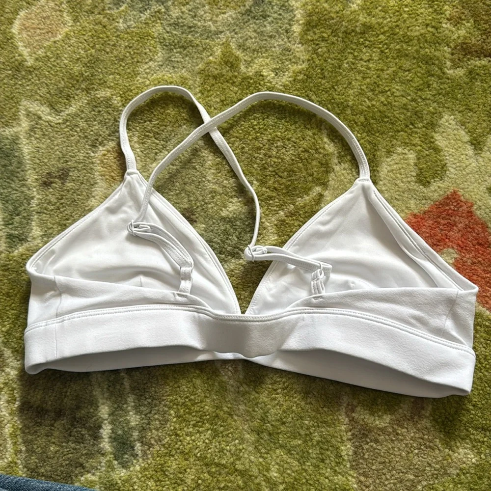 ALO Yoga minimal triangle
