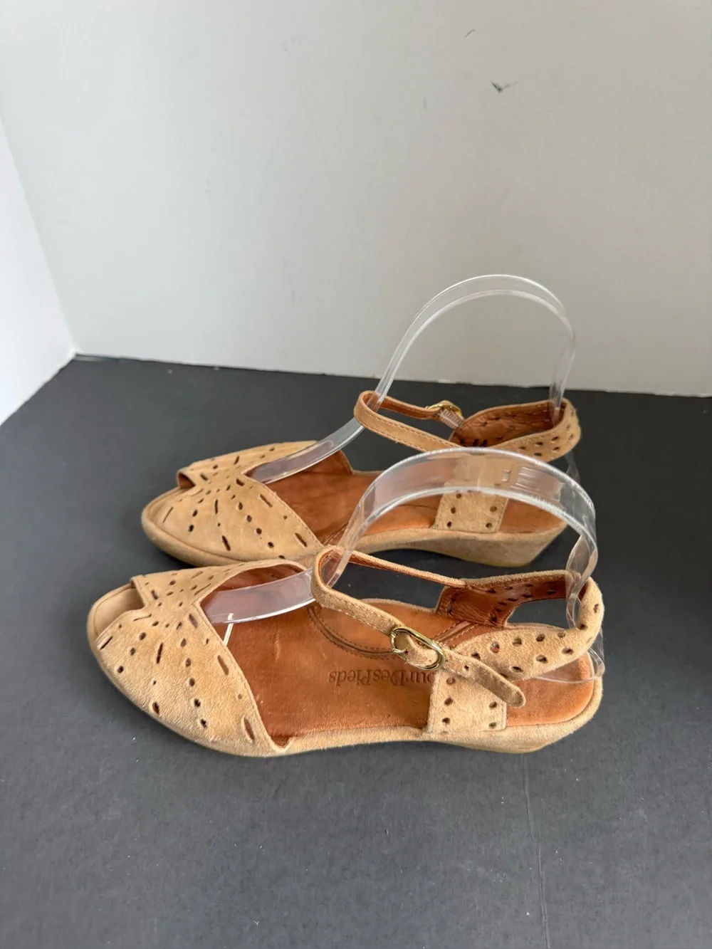 L'Amour Des Pieds Brenn wedge sandals featuring perforated suede. Size 6M
