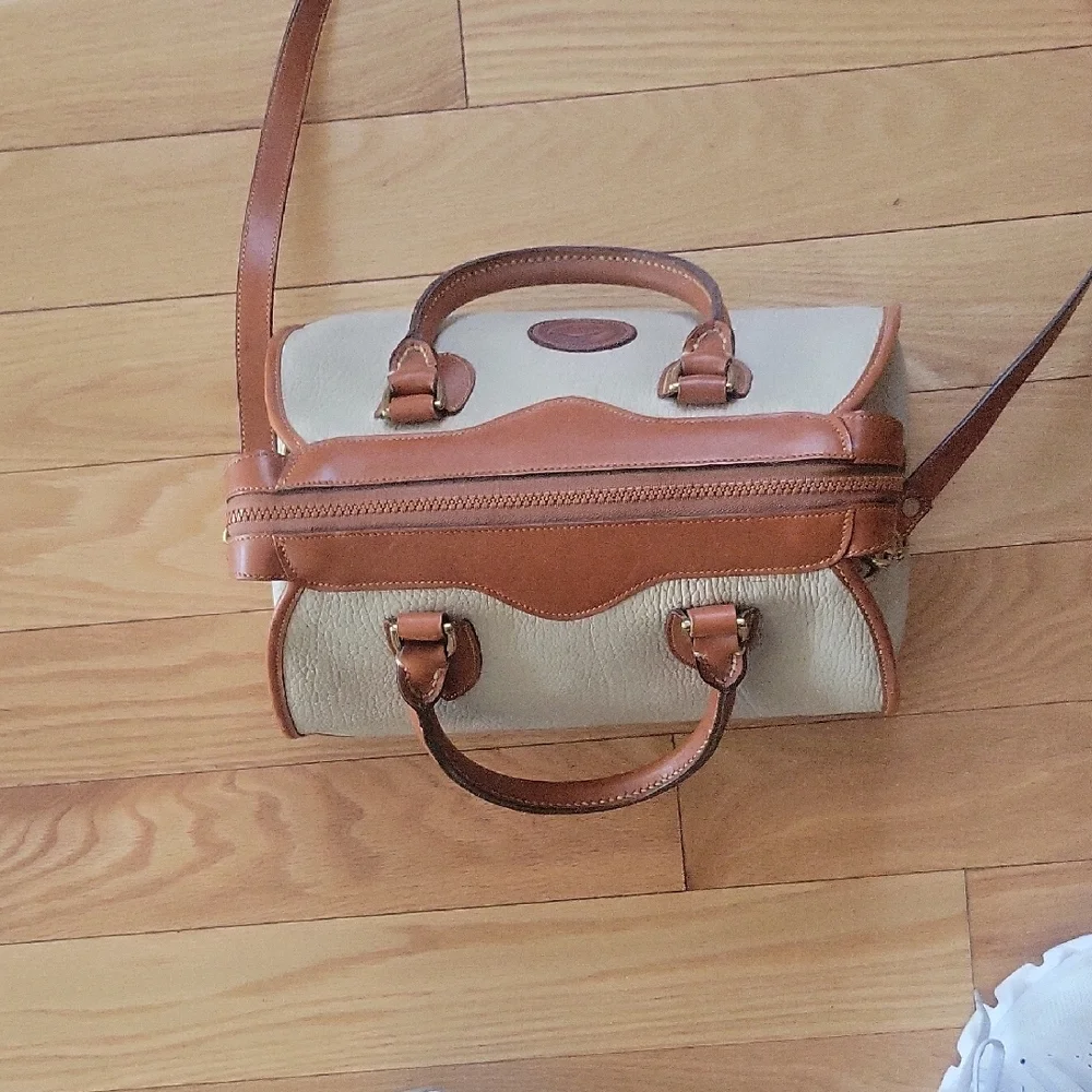 Dooney & Bourke classic cream