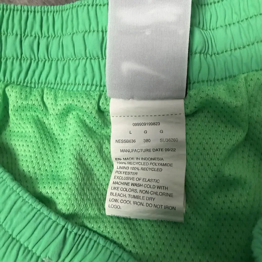 Nike solid icon