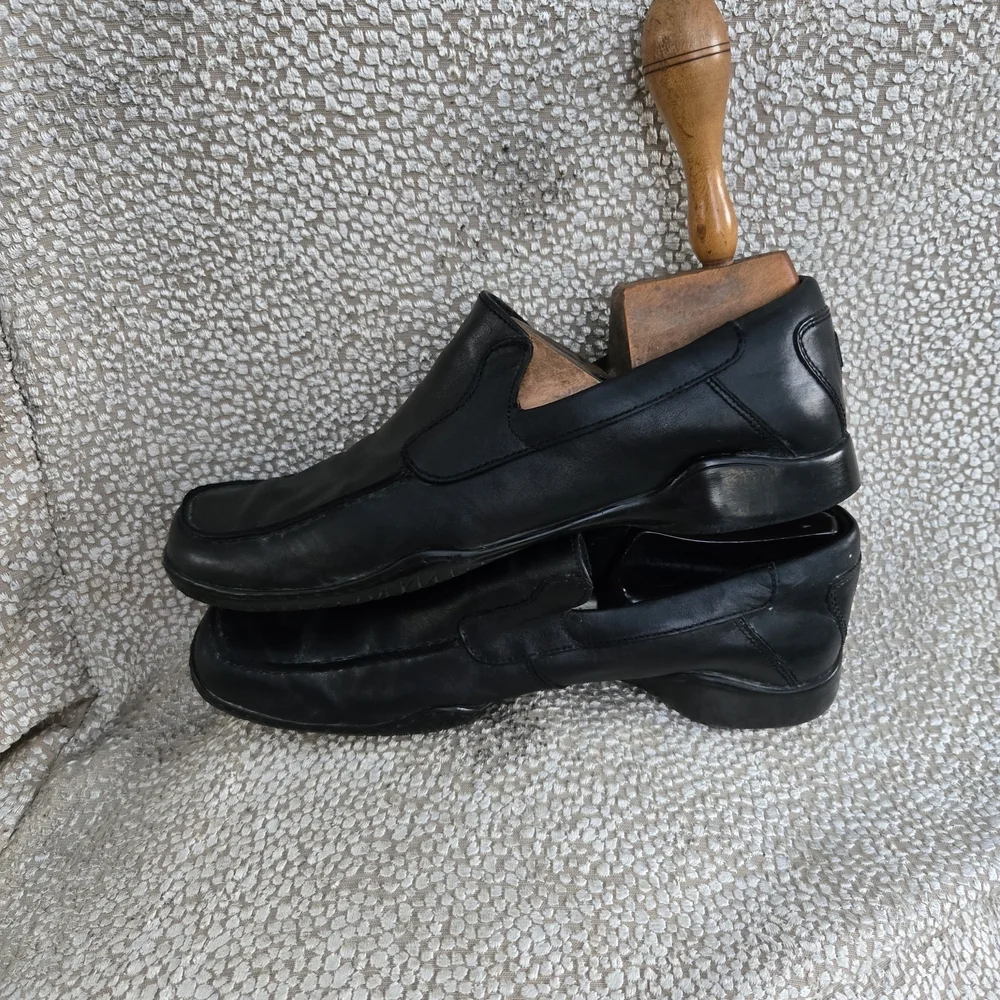 Reaction Kenneth Cole elegant black