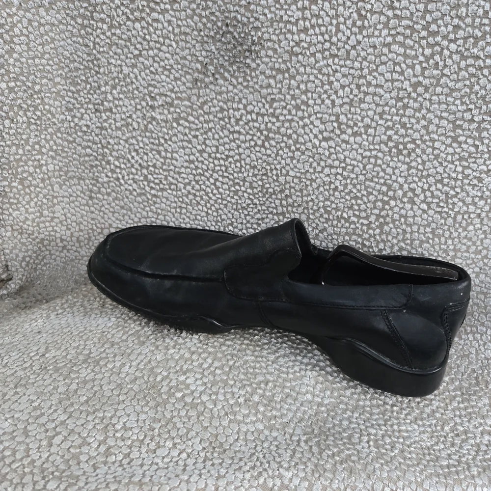 Reaction Kenneth Cole elegant black