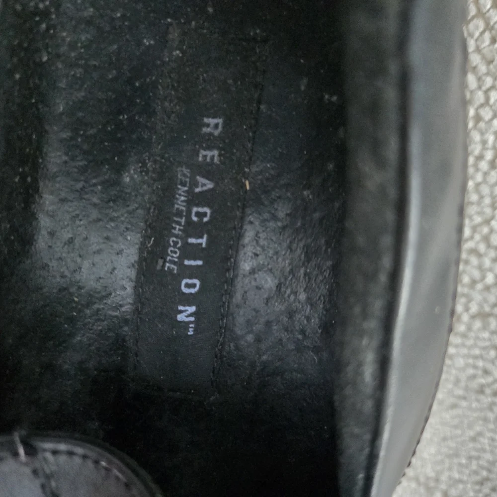 Reaction Kenneth Cole elegant black