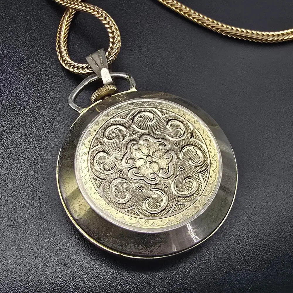 Harvester this pendant