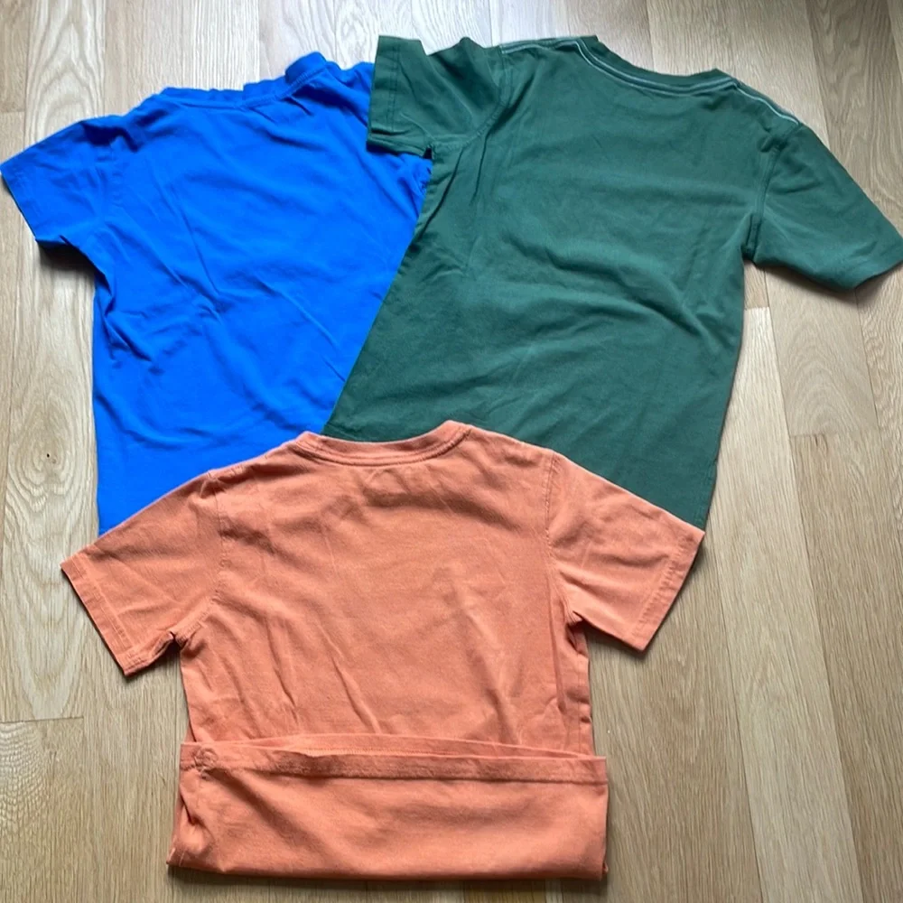 GAP green shirt