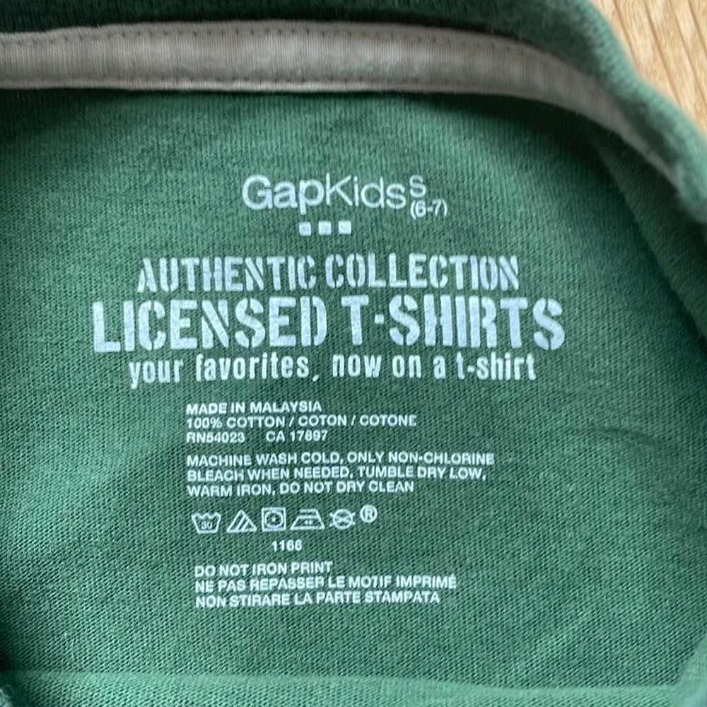 GAP green shirt