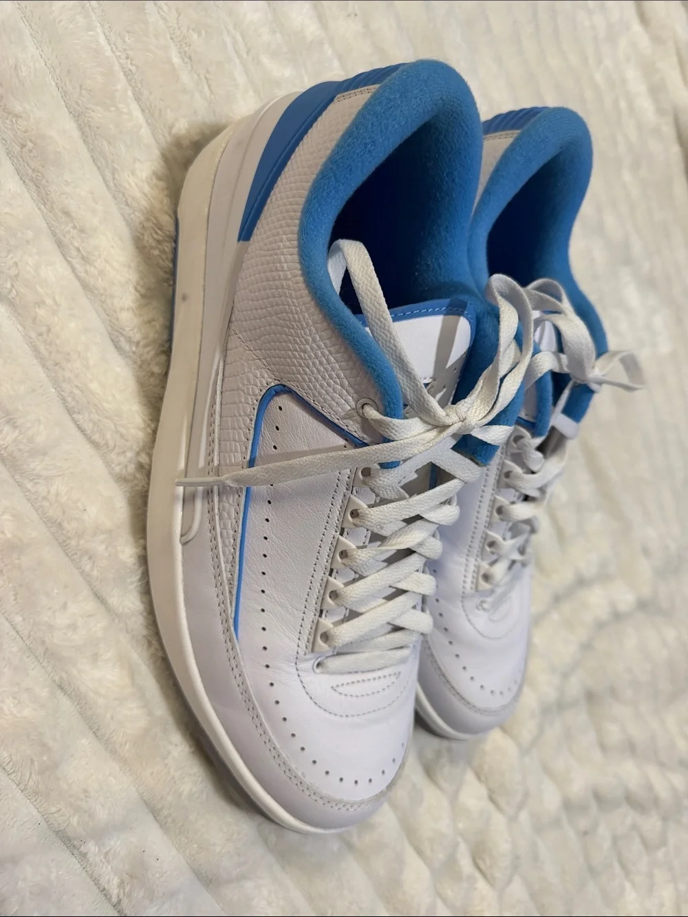 Jordan Air 2 Retro Low in White & University Blue