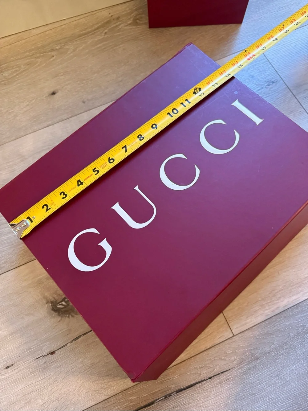 Gucci luxurious presentation