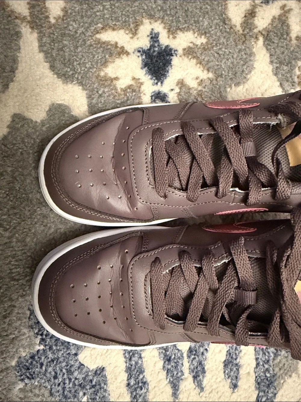 Nike stylish purple upper