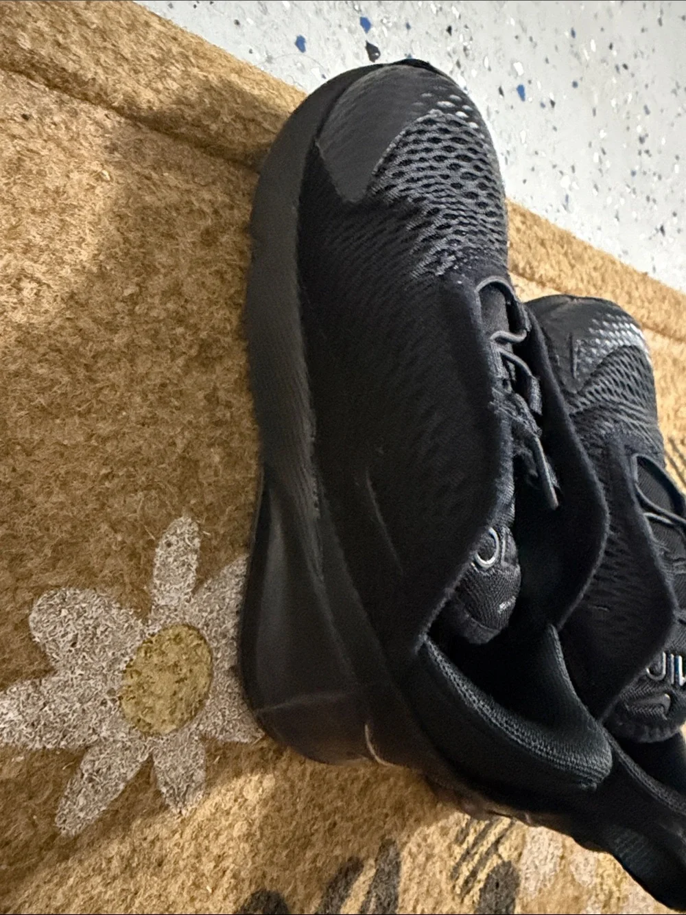 Nike slip design