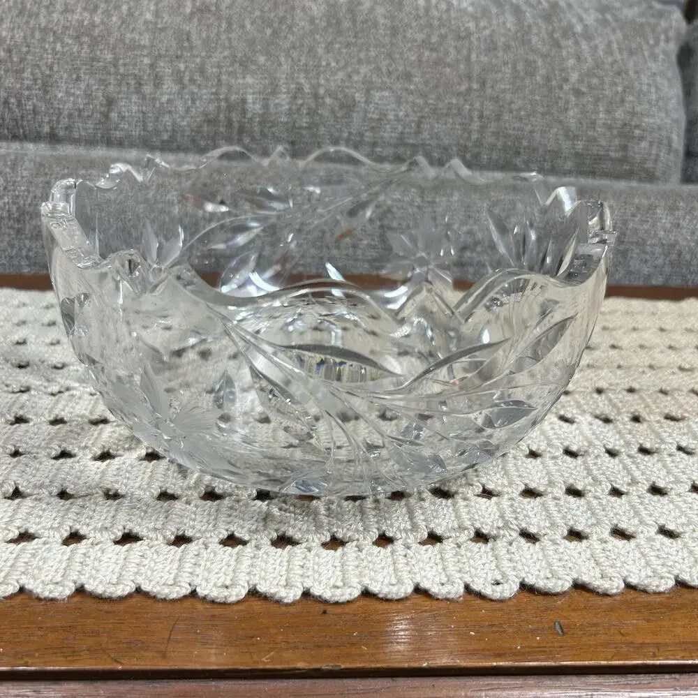 Vtg Heavy Lead Crystal Glass Scalloped Edge Bowl Floral Cut Engravings 8.25