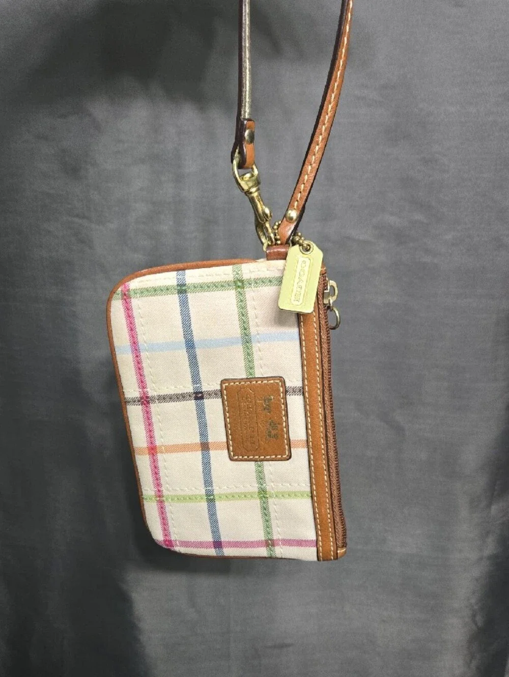 Coach wristlet multicolor